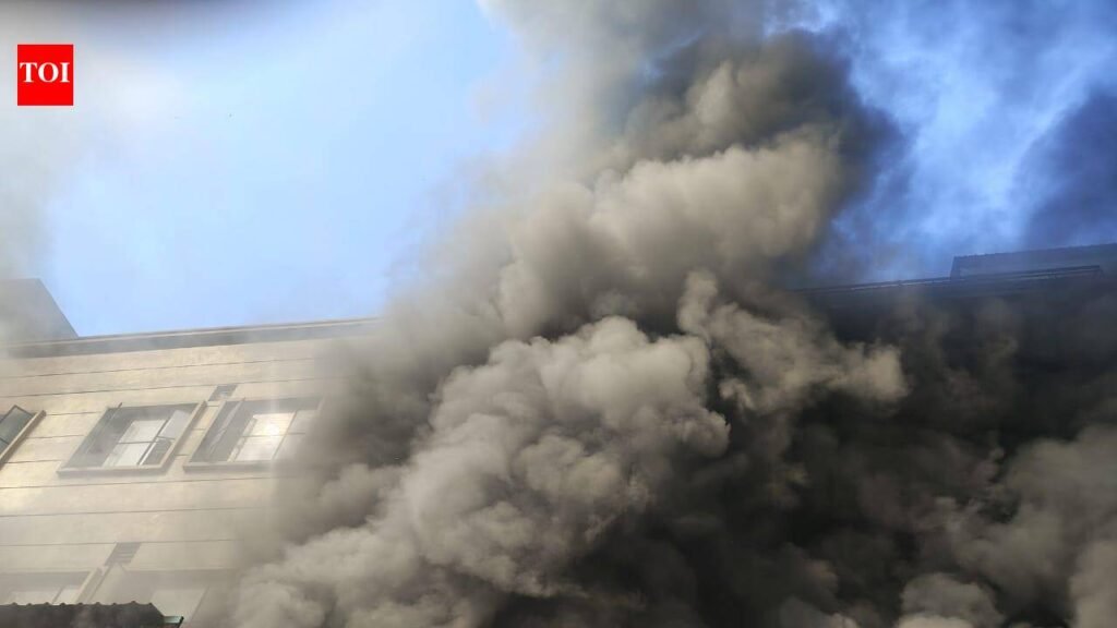 Major blaze guts garment unit on Bahadur Ke Road | Ludhiana News