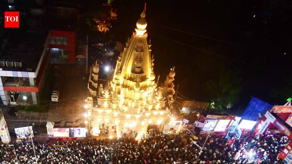 Patna erupts in festive fervour as Durga idols unveiled | Patna News