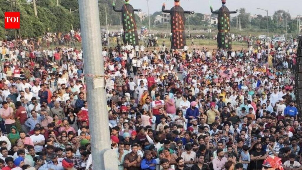 Faith, festivity light up city as Dussehra draws huge crowds | Ludhiana News