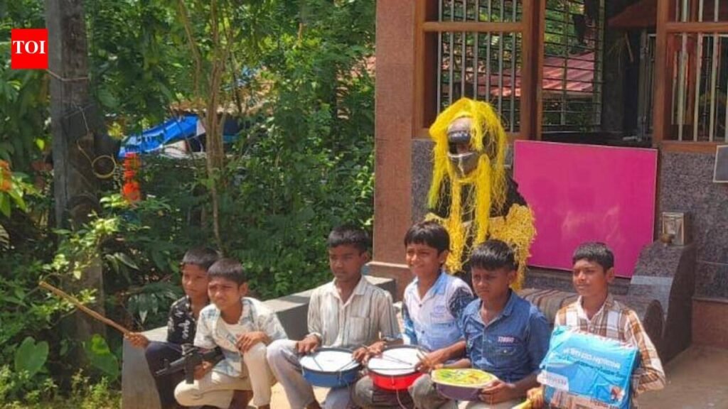 Seven Bantwal schoolkids donate Dasara earnings to ailing man | Mangaluru News