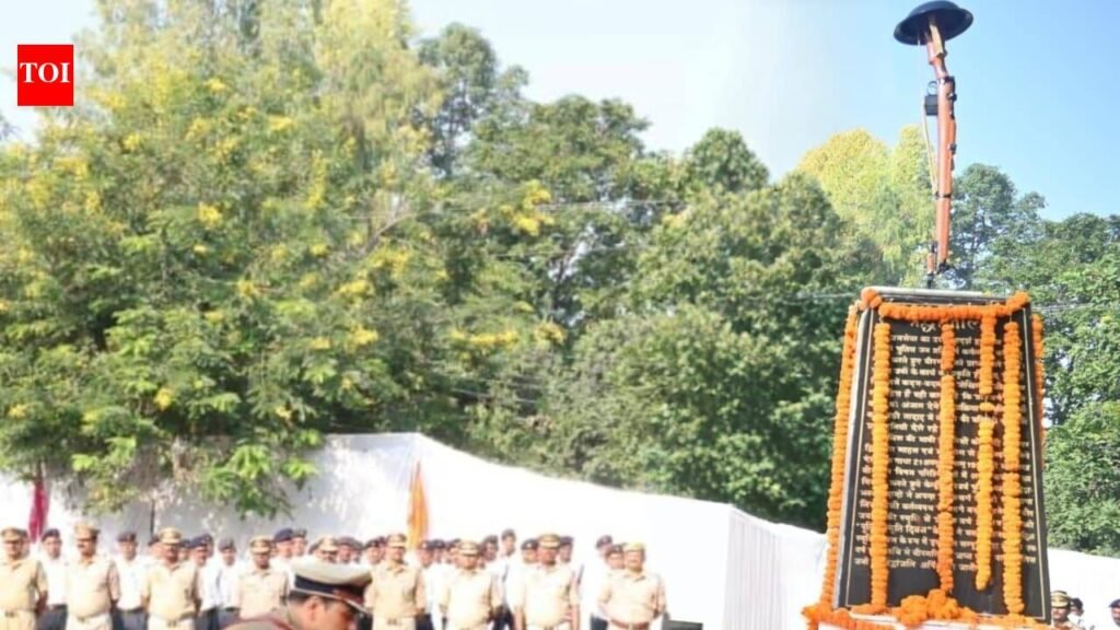 Tributes to martyrs on Police Commemoration Day | Varanasi News