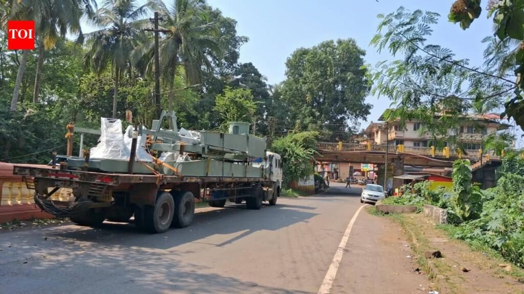 Heavy vehicles flout ban, cause jams at Sanquelim bridge | Goa News