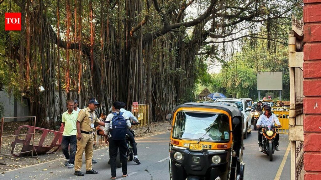 SPPU restricts through traffic on campus, restricts access to main building | Pune News