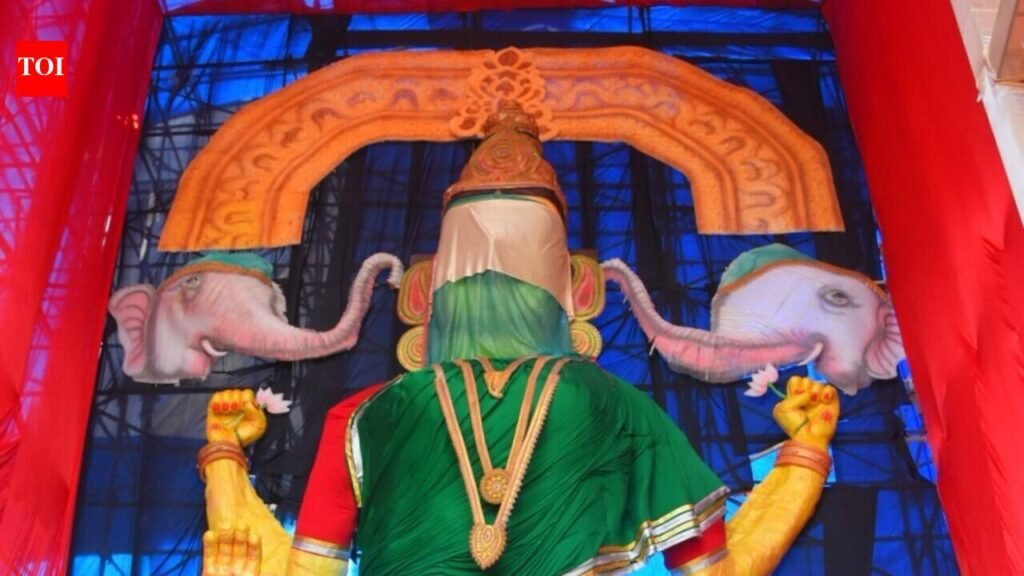 80ft Laxmi idol in city to draw crowds | Bhubaneswar News