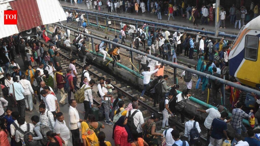 RPF arrests over 1,200 for trespassing, illegal e-ticketing in Prayagraj division | Prayagraj News