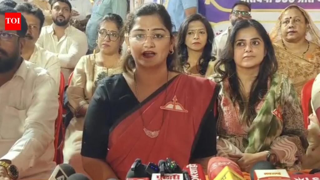 Shiv Sena launches Rs 500 monthly aid scheme for 19,000 girl students in Ulhasnagar | Thane News