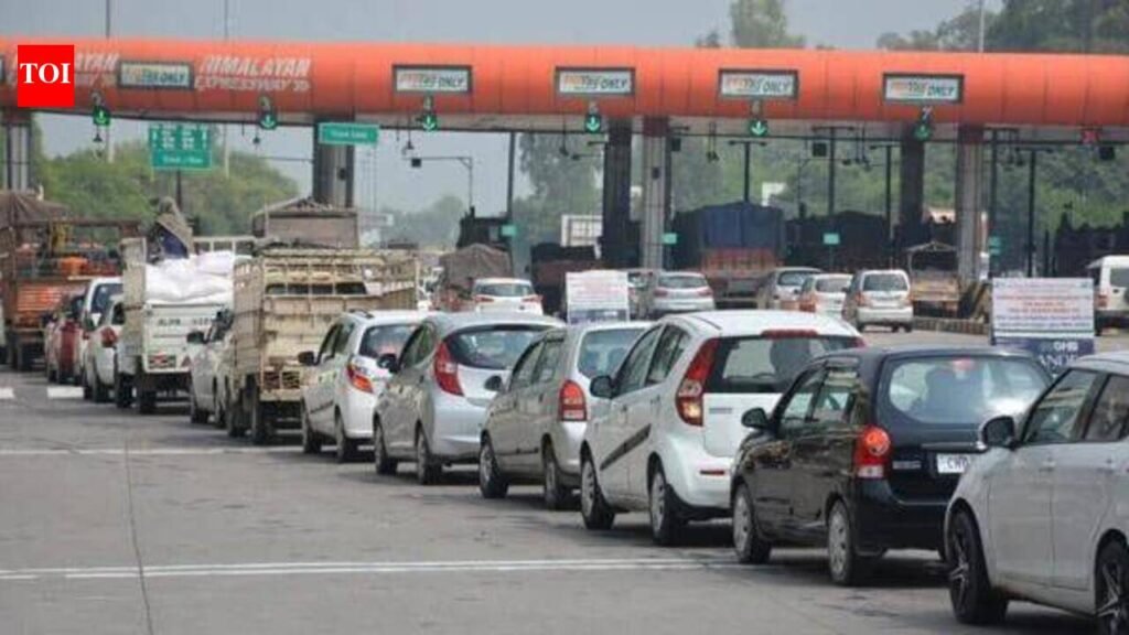 Long queues at Chandimandir toll plaza leave travellers fuming | Chandigarh News