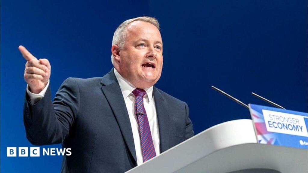 Welsh Tory leader Darren Millar criticises FM for independence push