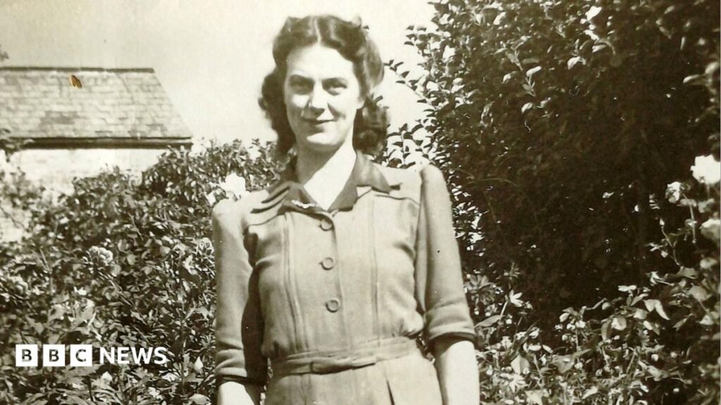 Aberfan disaster hero dinner lady honoured for saving five children