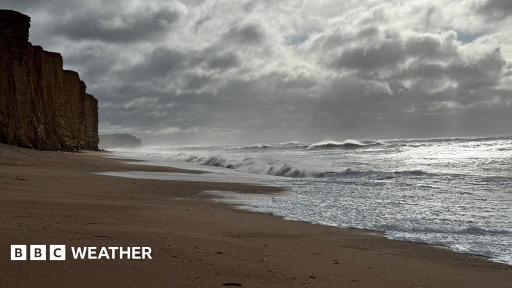 Storm Boelo: Second storm to hit UK with amber warning issued for strong wind