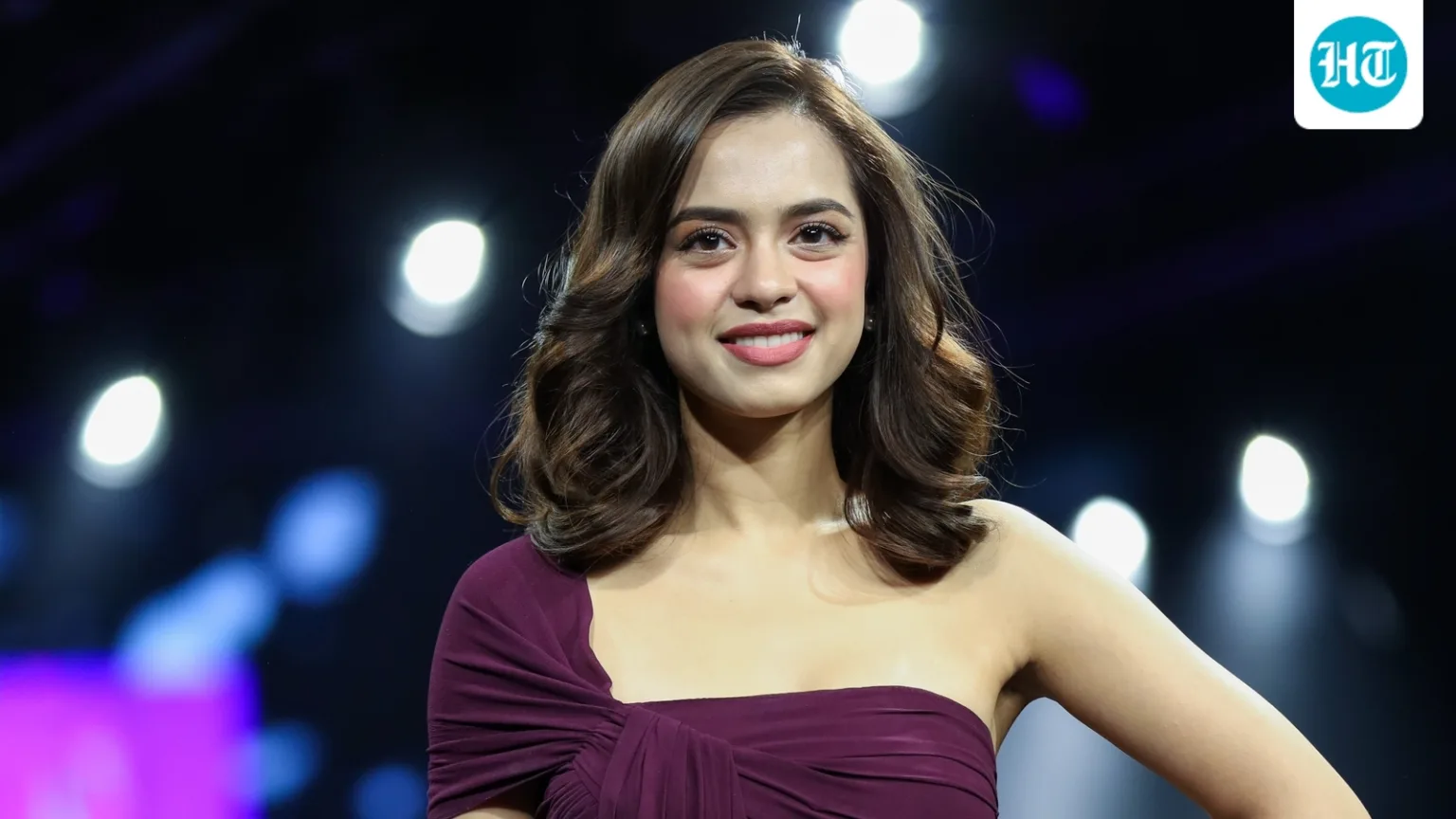 Nitanshi Goel walks the ramp for Suneet Varma’s Kashi collection at Lakme