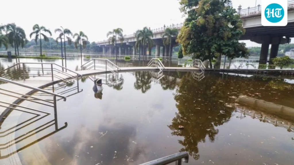 Gomti level drops by 13 cm in Lucknow; embankment survey planned, drainage work to speed up