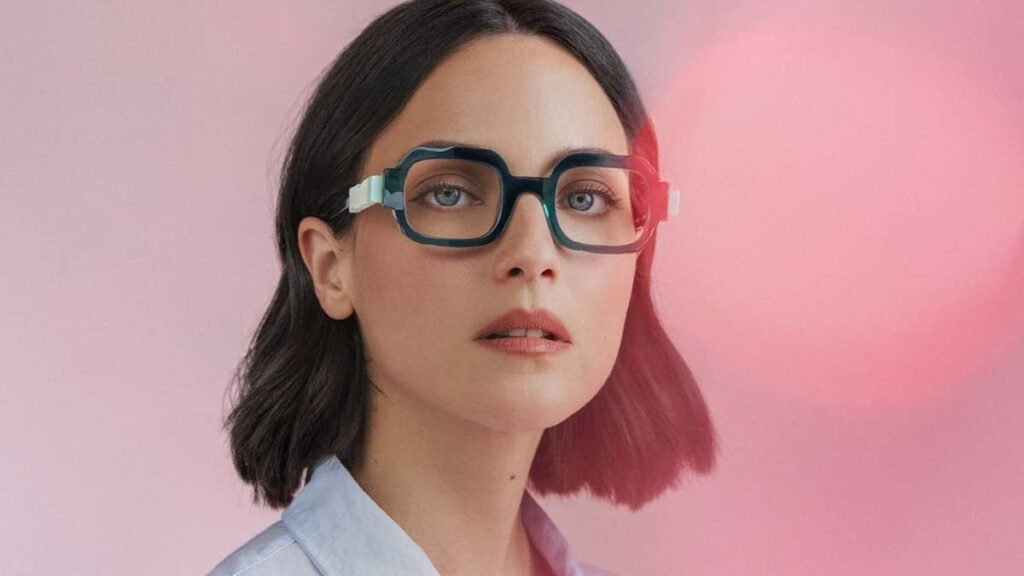 Anne & Valentin is looking for a new Brand Ambassador for the Northwest USA & Western Canada