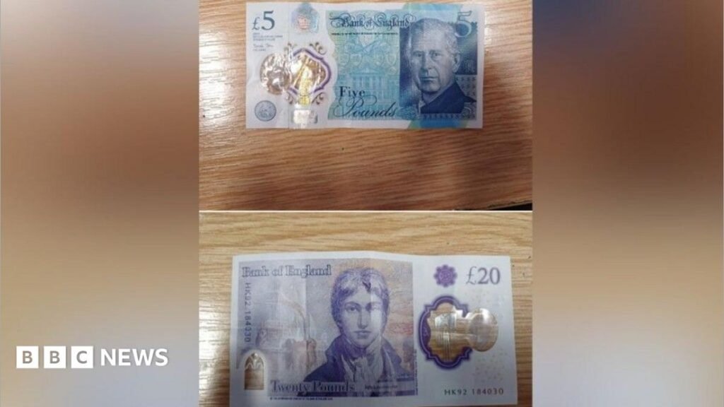 Taxi driver given fake cash by customer drove to police station