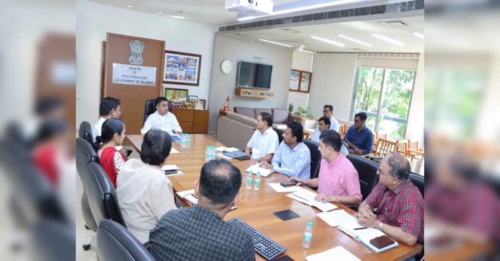 Gujarat Education Minister Announces Committee to Alleviate Teachers’ Non-Academic Burden, ETEducation