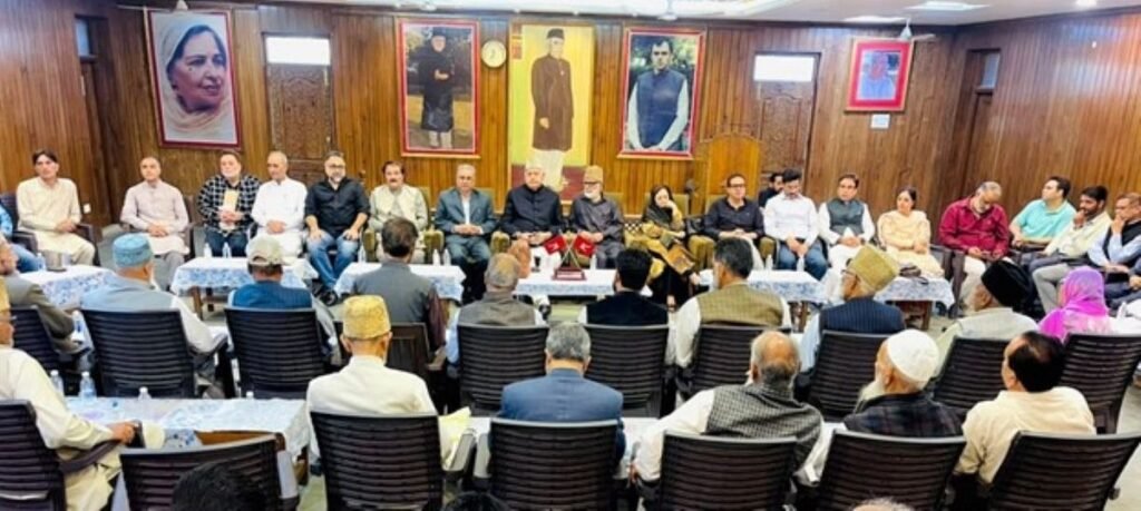 Dr. Farooq asks youth to know Kashmir’s history