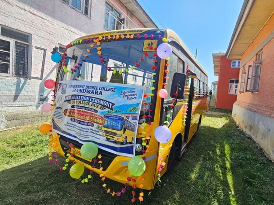 GDC Handwara gets new bus