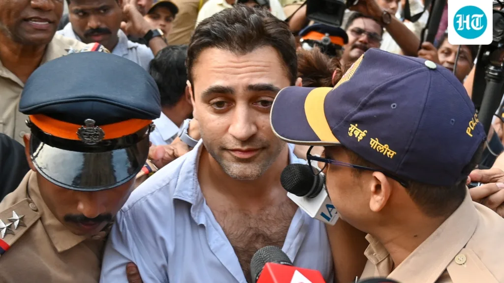 ‘Issued without inquiry, show-cause notice’: Imran Khan challenges notice to leave the country for taking part in anti-CEC protests, moves Bombay HC